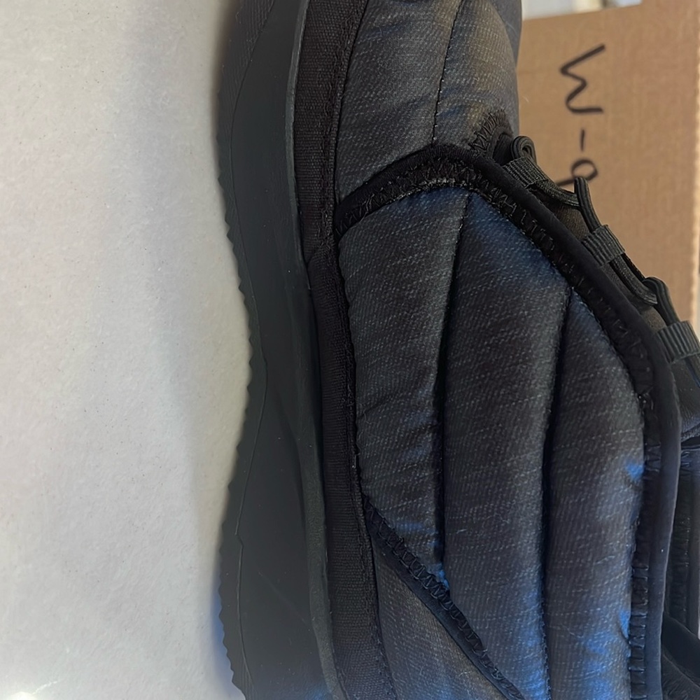 North Face Women’s NSE Chukka Size 9